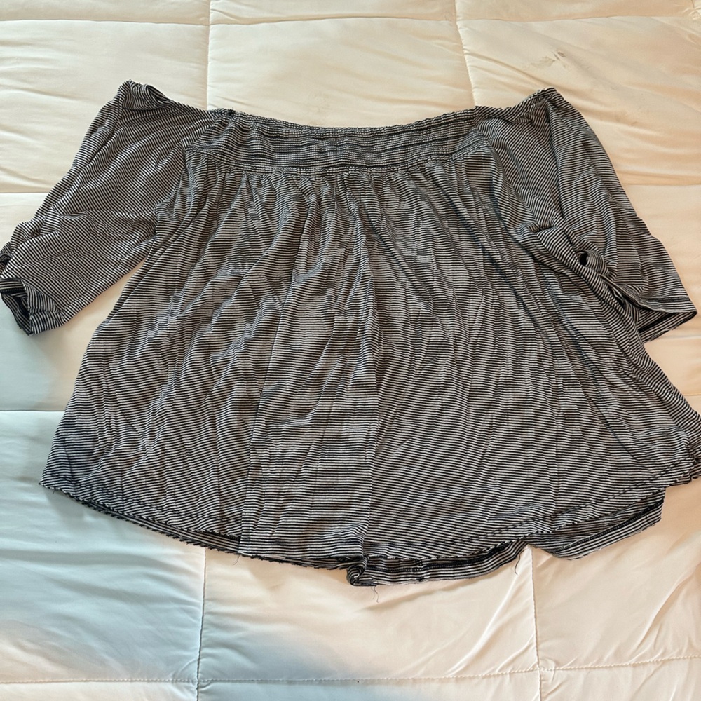 American Eagle off the shoulder top